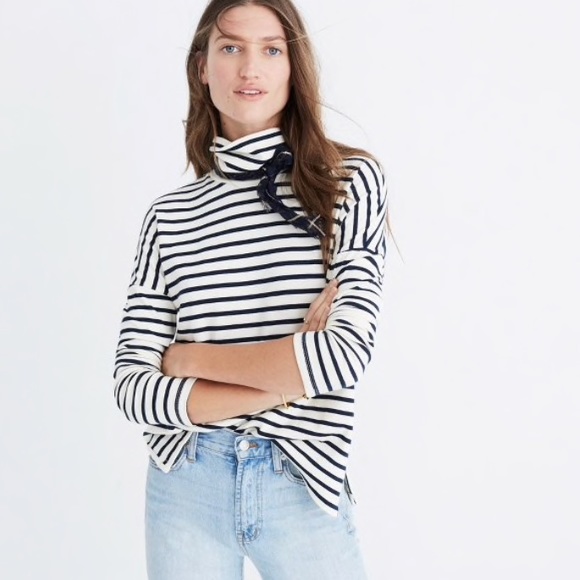 Madewell Tops - Madewell turtleneck sweater